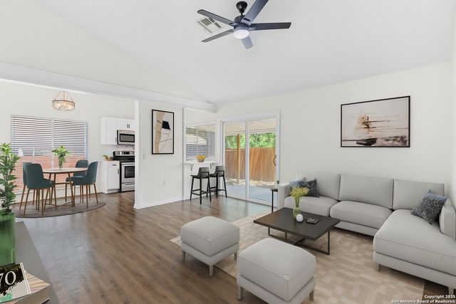 5815 Freemans Farm St, San Antonio, TX 78233