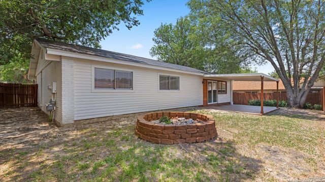 5815 Freemans Farm St, San Antonio, TX 78233