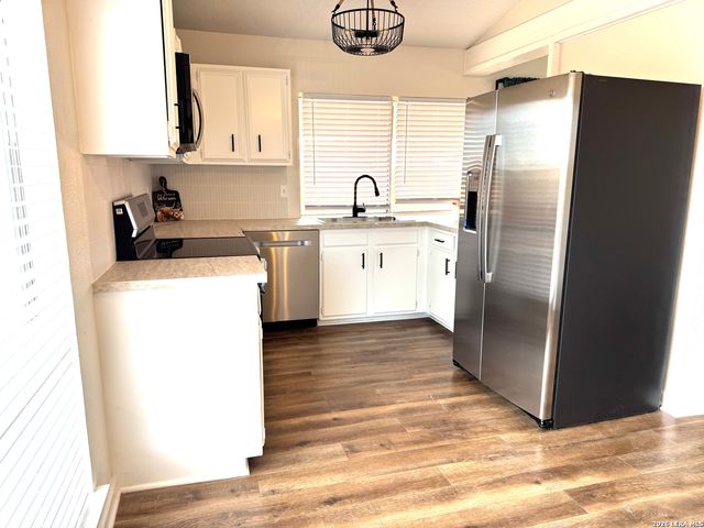 5815 Freemans Farm St, San Antonio, TX 78233