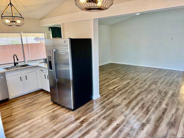 5815 Freemans Farm St, San Antonio, TX 78233