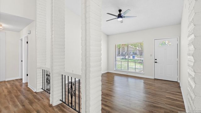 5815 Freemans Farm St, San Antonio, TX 78233