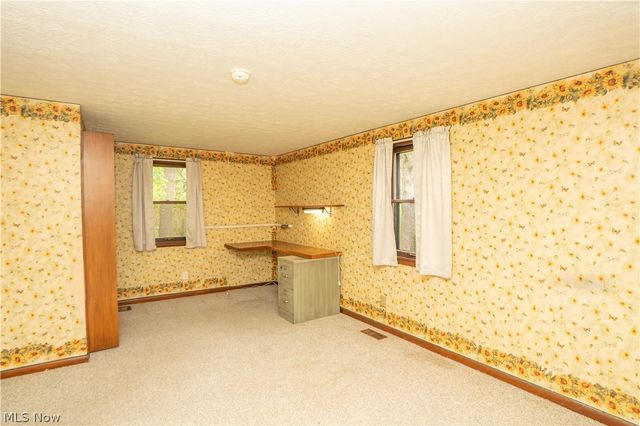2909 Sanitarium Road, Akron, OH 44312