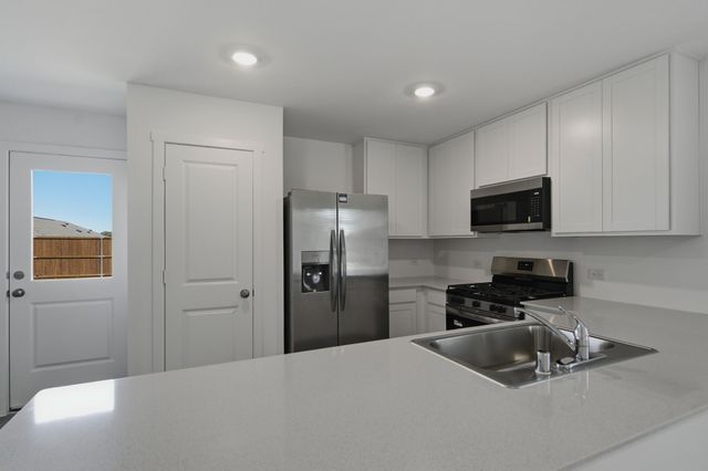 2536 Farrier Lane, Aubrey, TX 76227