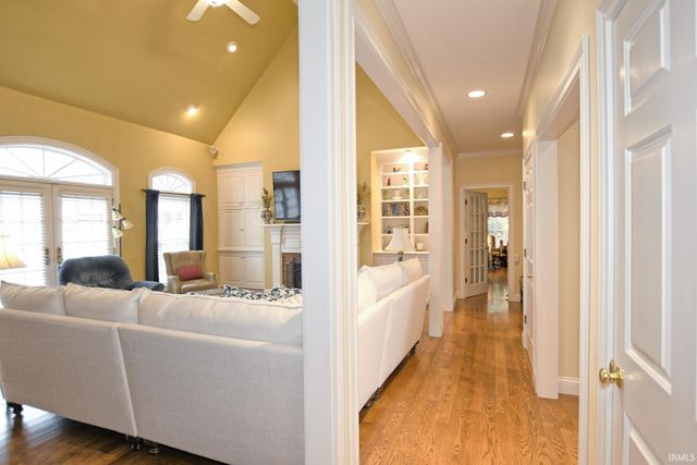 4602 Brighton Court, Newburgh, IN 47630