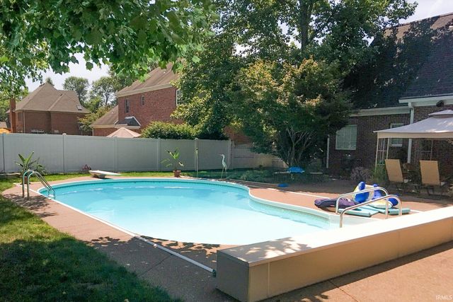 4602 Brighton Court, Newburgh, IN 47630