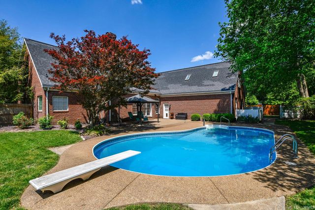 4602 Brighton Court, Newburgh, IN 47630