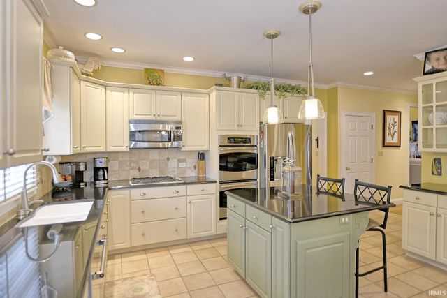 4602 Brighton Court, Newburgh, IN 47630