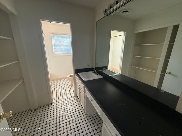 335 Valley Vista Drive, 335, Jackson, MS 39211