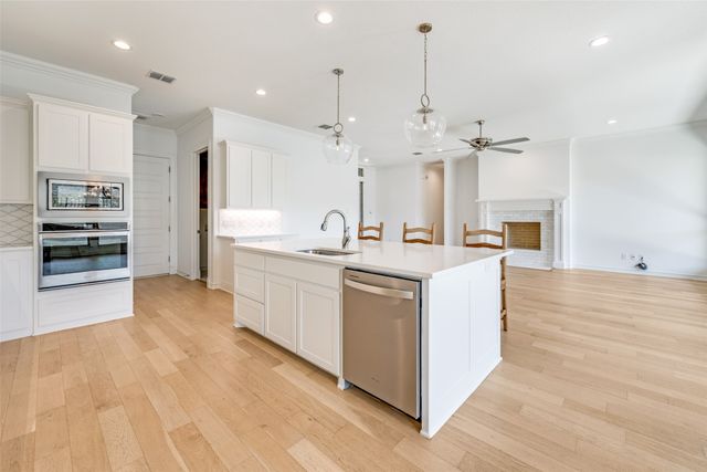 11049 Hawkins Home Boulevard, Benbrook, TX 76126