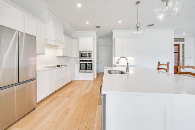 11049 Hawkins Home Boulevard, Benbrook, TX 76126