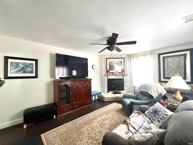 19100 Owensville Road, Haubstadt, IN 47639