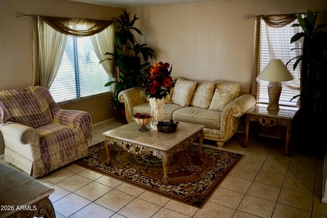 10705 W MONTECITO Avenue, Phoenix, AZ 85037