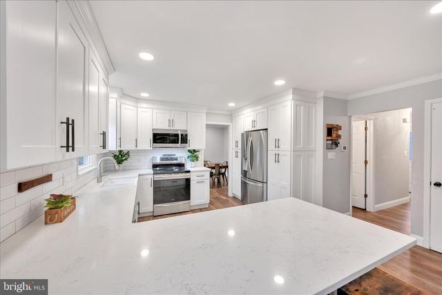 70 BROOKFIELD DR, Ephrata, PA 17522