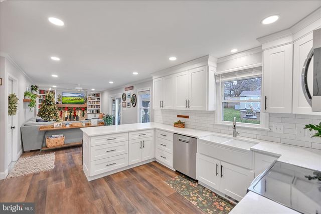 70 BROOKFIELD DR, Ephrata, PA 17522