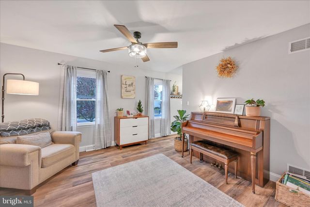 70 BROOKFIELD DR, Ephrata, PA 17522