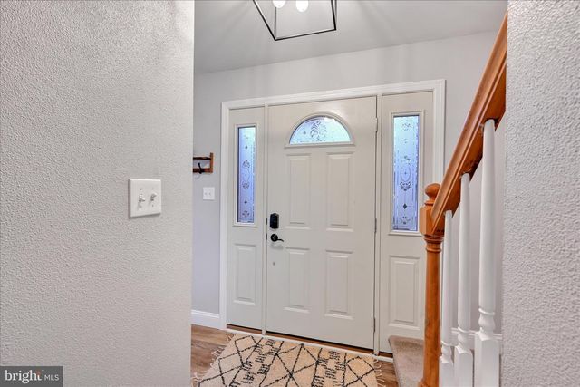 70 BROOKFIELD DR, Ephrata, PA 17522