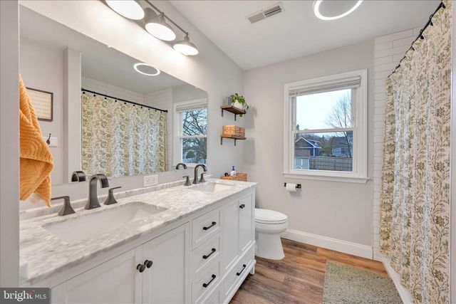 70 BROOKFIELD DR, Ephrata, PA 17522