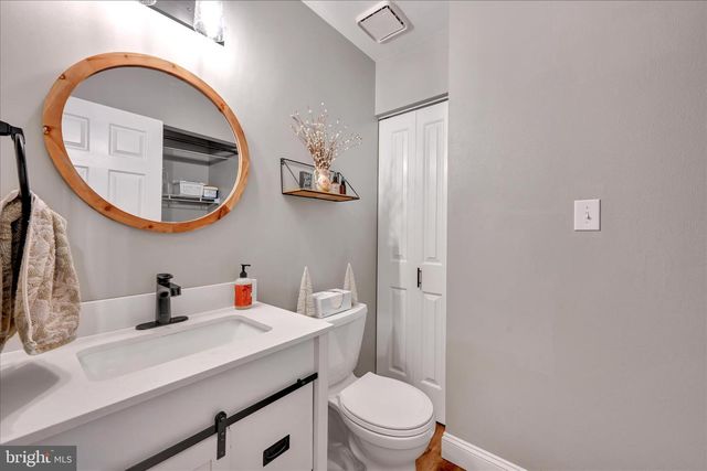 70 BROOKFIELD DR, Ephrata, PA 17522