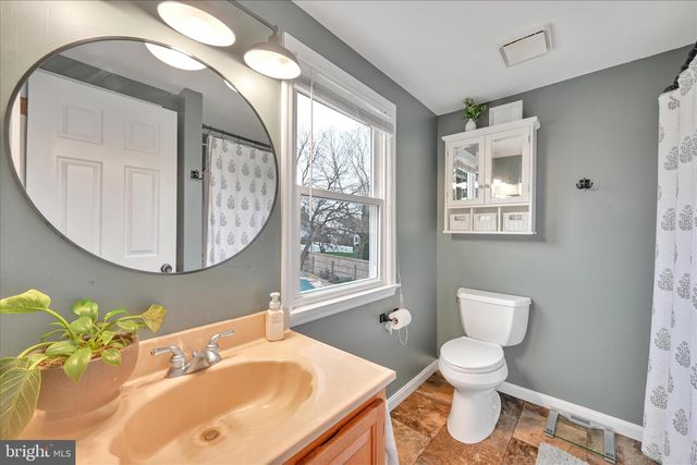 70 BROOKFIELD DR, Ephrata, PA 17522