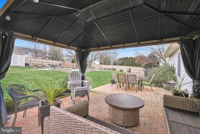 70 BROOKFIELD DR, Ephrata, PA 17522