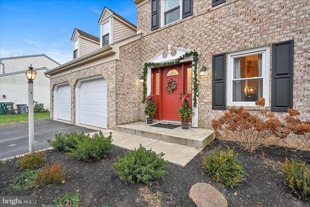 70 BROOKFIELD DR, Ephrata, PA 17522