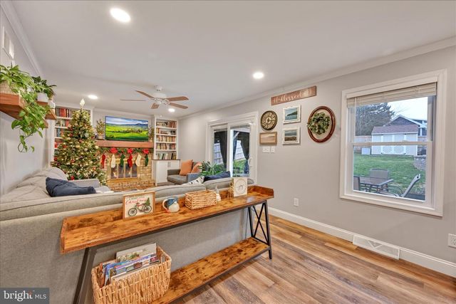 70 BROOKFIELD DR, Ephrata, PA 17522