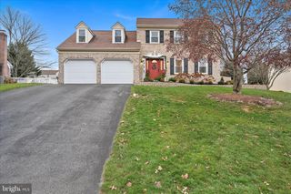 70 BROOKFIELD DR, Ephrata, PA 17522