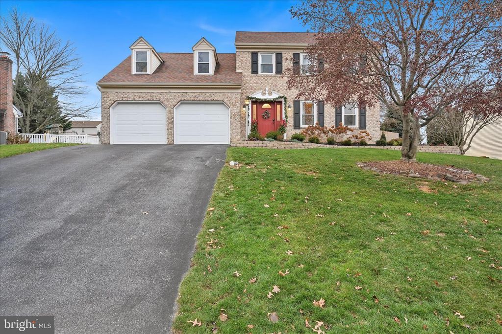 70 BROOKFIELD DR, Ephrata, PA 17522