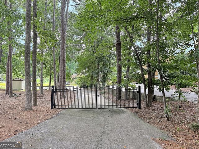 8554 Shoreline Drive, Jonesboro, GA 30236