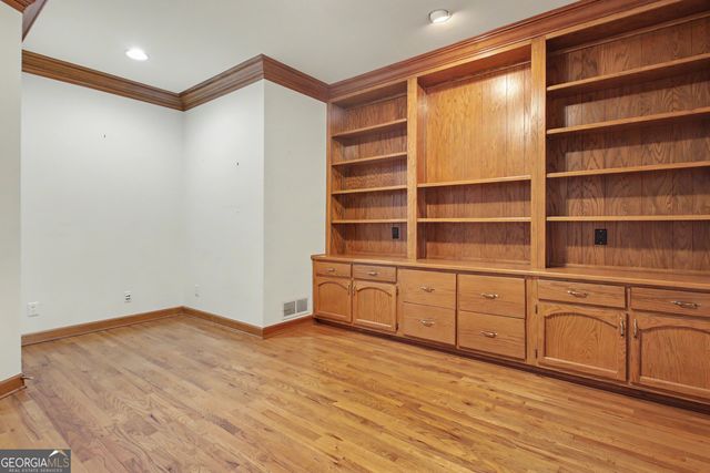 8554 Shoreline Drive, Jonesboro, GA 30236