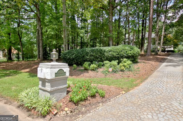 8554 Shoreline Drive, Jonesboro, GA 30236