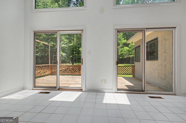 8554 Shoreline Drive, Jonesboro, GA 30236