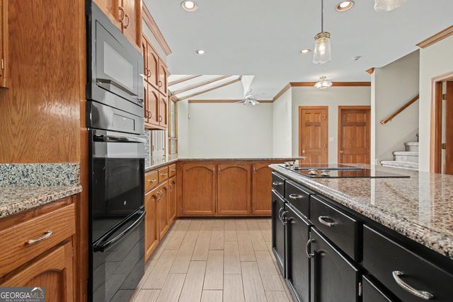 8554 Shoreline Drive, Jonesboro, GA 30236