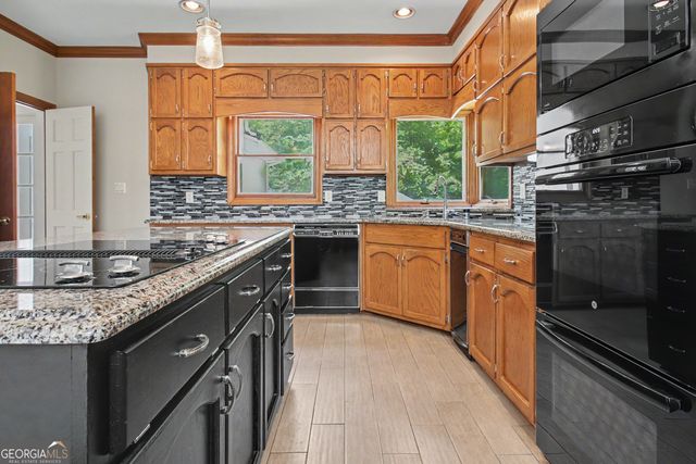 8554 Shoreline Drive, Jonesboro, GA 30236
