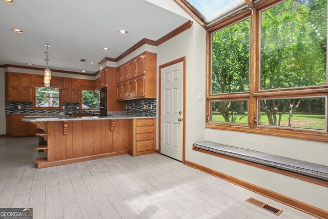 8554 Shoreline Drive, Jonesboro, GA 30236