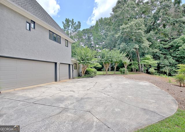 8554 Shoreline Drive, Jonesboro, GA 30236