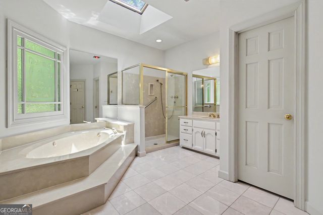 8554 Shoreline Drive, Jonesboro, GA 30236