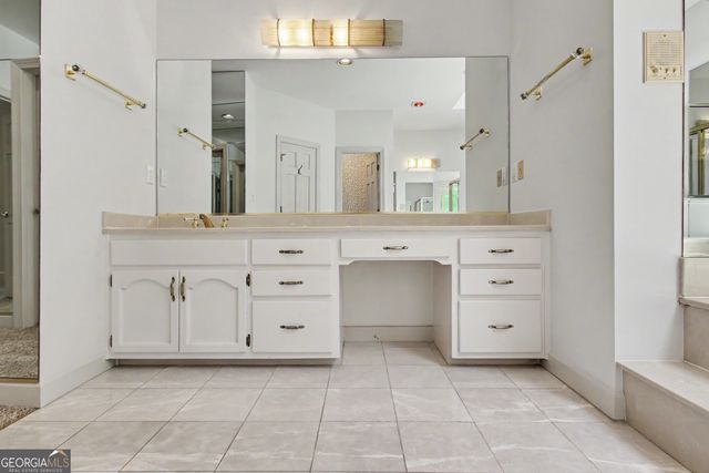 8554 Shoreline Drive, Jonesboro, GA 30236