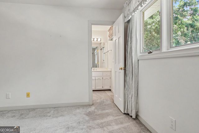 8554 Shoreline Drive, Jonesboro, GA 30236