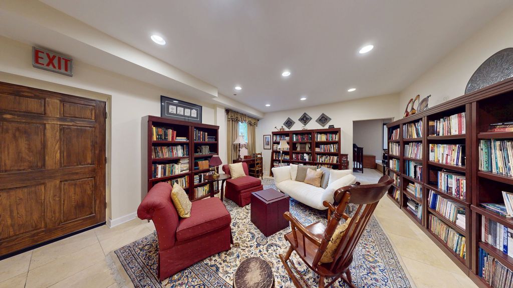 Image 20 of property listing at 315 E Union Avenue, Wheaton, IL 60187