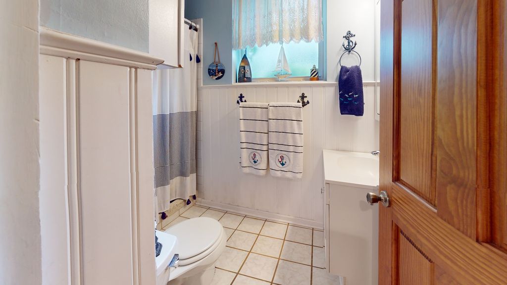 Image 26 of property listing at 315 E Union Avenue, Wheaton, IL 60187