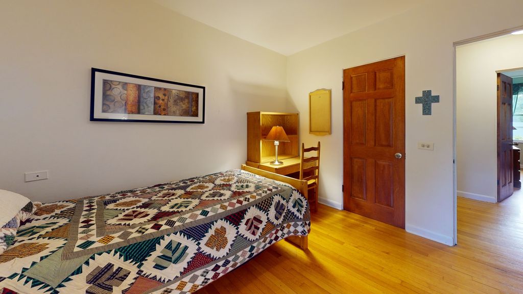 Image 27 of property listing at 315 E Union Avenue, Wheaton, IL 60187