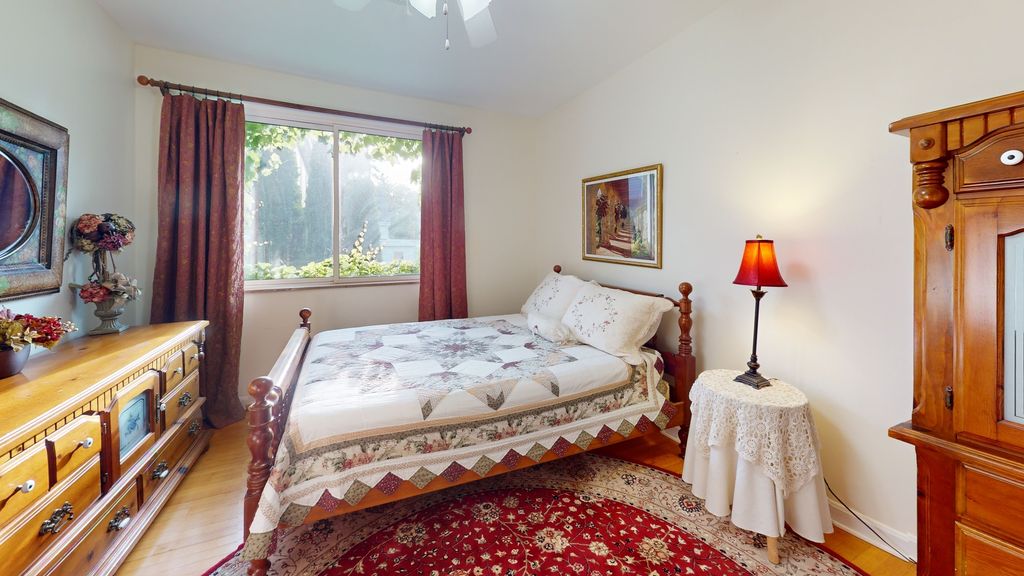 Image 29 of property listing at 315 E Union Avenue, Wheaton, IL 60187