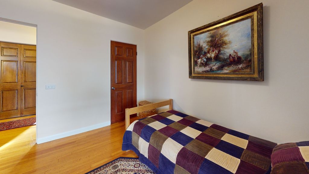 Image 31 of property listing at 315 E Union Avenue, Wheaton, IL 60187