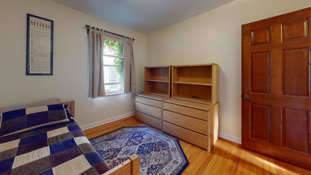 Image 32 of property listing at 315 E Union Avenue, Wheaton, IL 60187