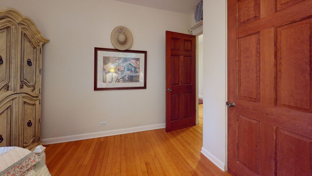 Image 35 of property listing at 315 E Union Avenue, Wheaton, IL 60187