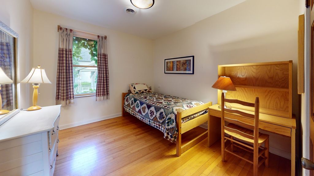 Image 38 of property listing at 315 E Union Avenue, Wheaton, IL 60187