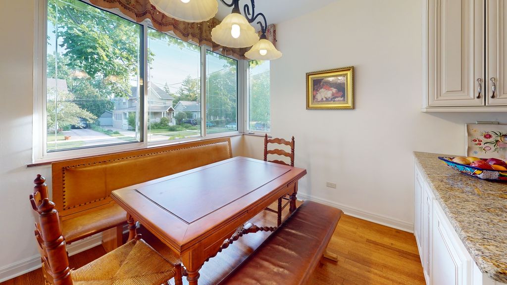 Image 43 of property listing at 315 E Union Avenue, Wheaton, IL 60187
