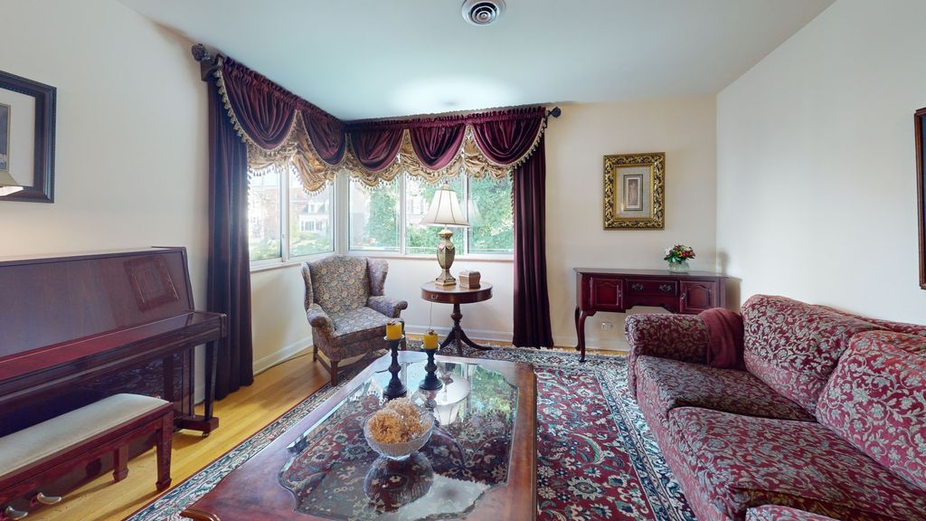 Image 49 of property listing at 315 E Union Avenue, Wheaton, IL 60187