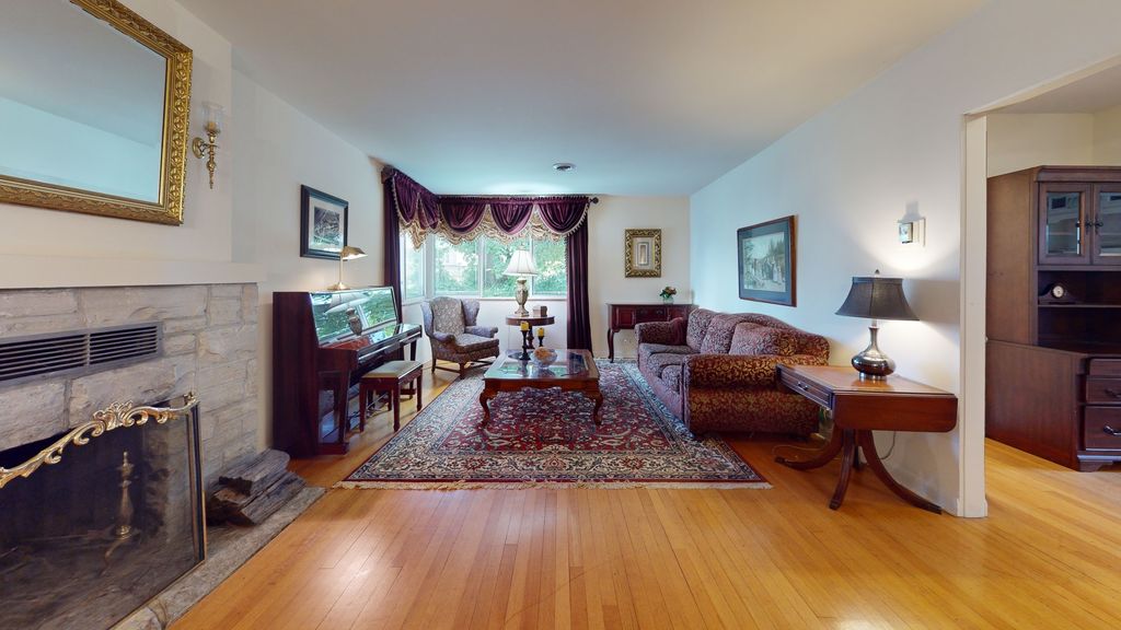 Image 50 of property listing at 315 E Union Avenue, Wheaton, IL 60187